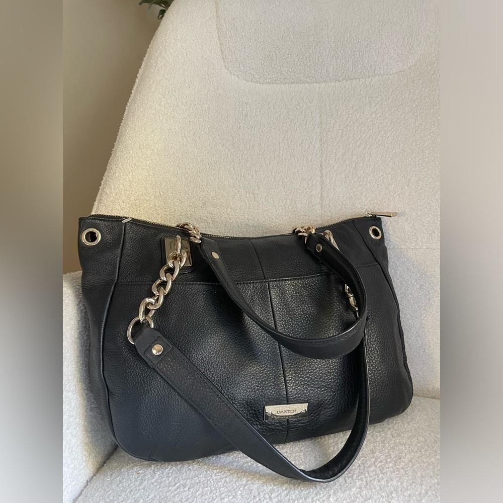 Danier medium Black Leather Handbag with gold chains NWOT NO FLAWS